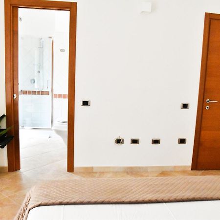 Sunshine Apartment - Appartamento Vicino Al Mare, Cagliari, Sardinia מראה חיצוני תמונה