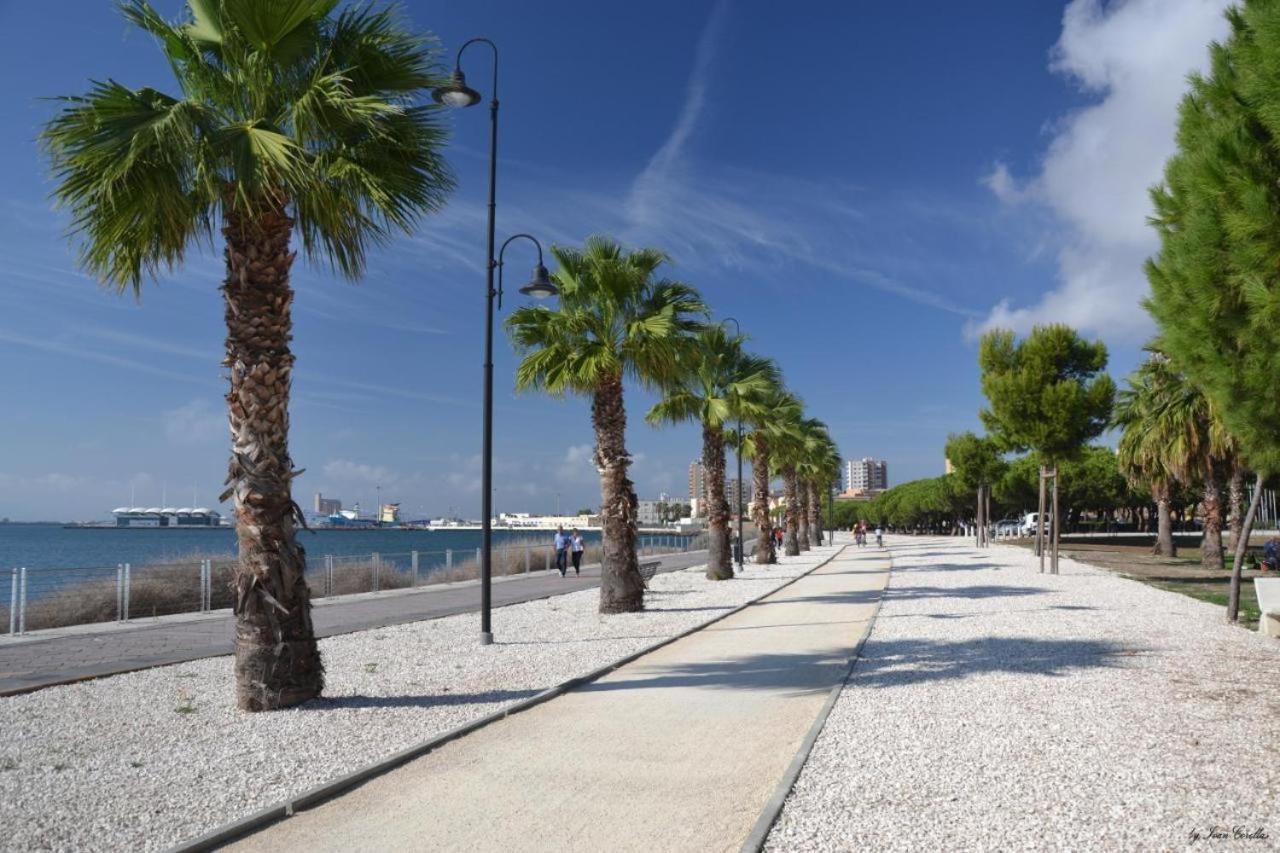 Sunshine Apartment - Appartamento Vicino Al Mare, Cagliari, Sardinia מראה חיצוני תמונה