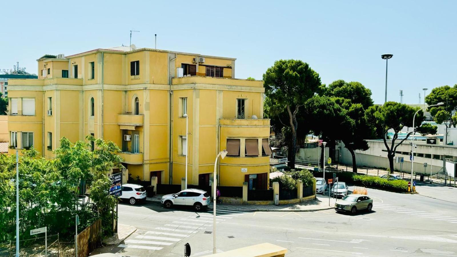 Sunshine Apartment - Appartamento Vicino Al Mare, Cagliari, Sardinia מראה חיצוני תמונה